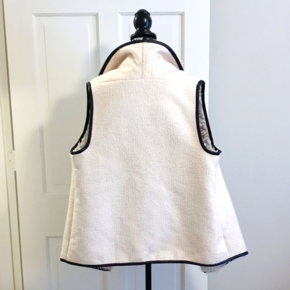 🌫Live A Little🌫 - Faux Fur Shearling Cardigan Vest - Picture 2 of 14